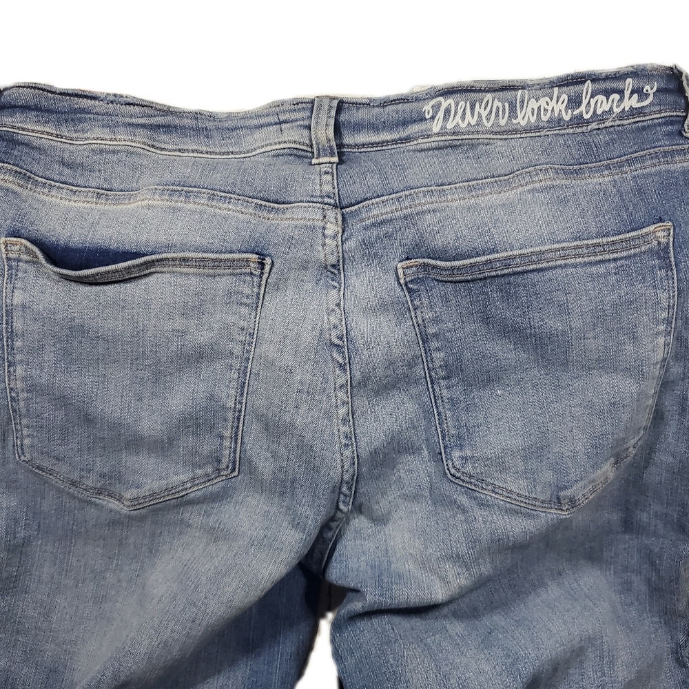 🚫SOLD🚫H&M cochella embroidered distressed jean - Picture 3 of 3